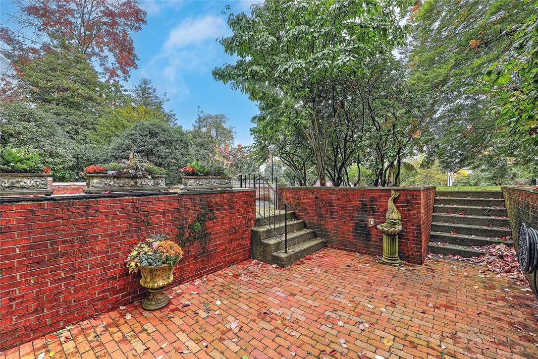 72 Manning Street, Unit 4 Providence, RI 02906 - Photo 33 of 39