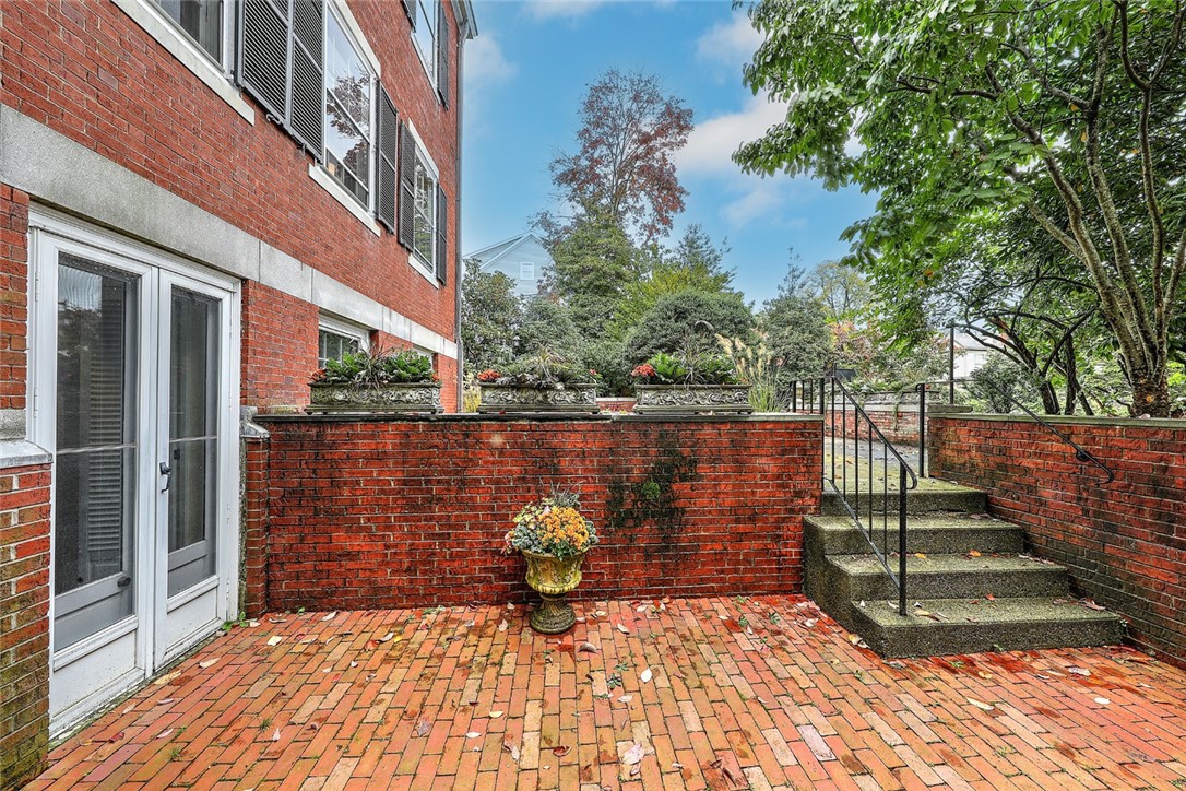 72 Manning Street, Unit 4 Providence, RI 02906 - Photo 34 of 39