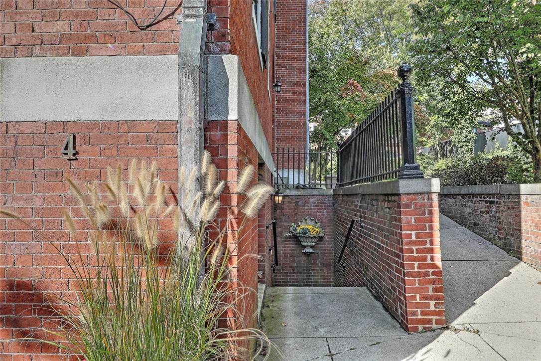 72 Manning Street, Unit 4 Providence, RI 02906 - Photo 4 of 39