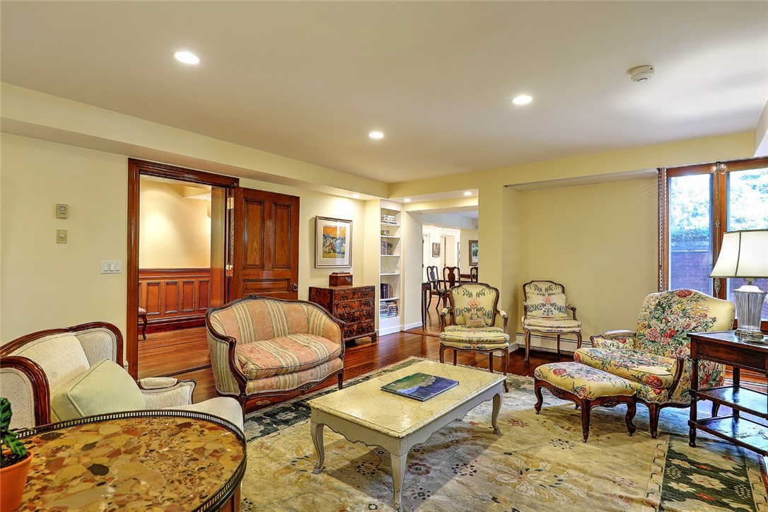 72 Manning Street, Unit 4 Providence, RI 02906 - Photo 8 of 39