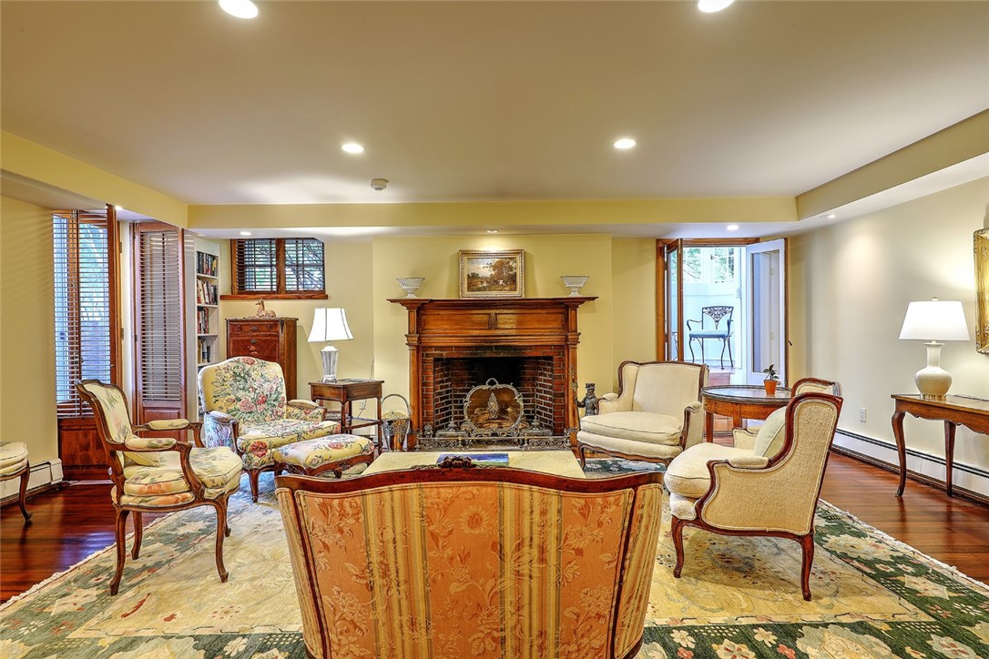 72 Manning Street, Unit 4 Providence, RI 02906 - Photo 9 of 39