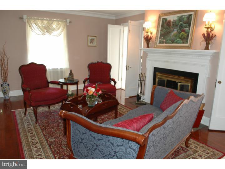 251 North Bent Road Wyncote, PA 19095 - Photo 8 of 25 Living Room
