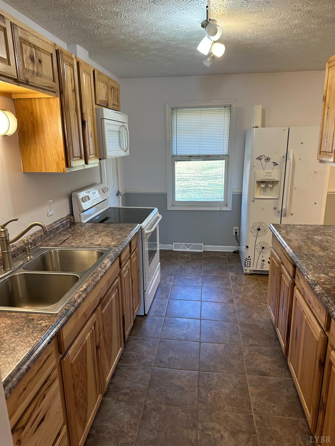 1068 Acorn Road Nathalie, VA 24577 - Photo 20 of 43 Gallery Image 20