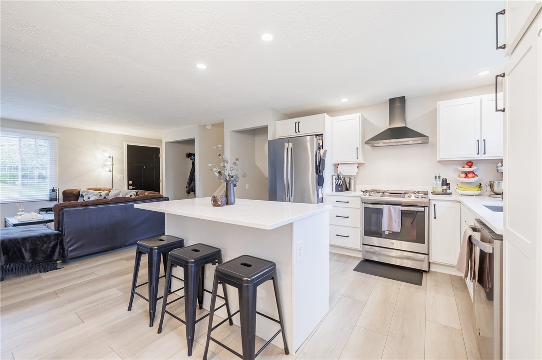 4 Reddick Lane Ogden, NY 14624 - Photo 13 of 37