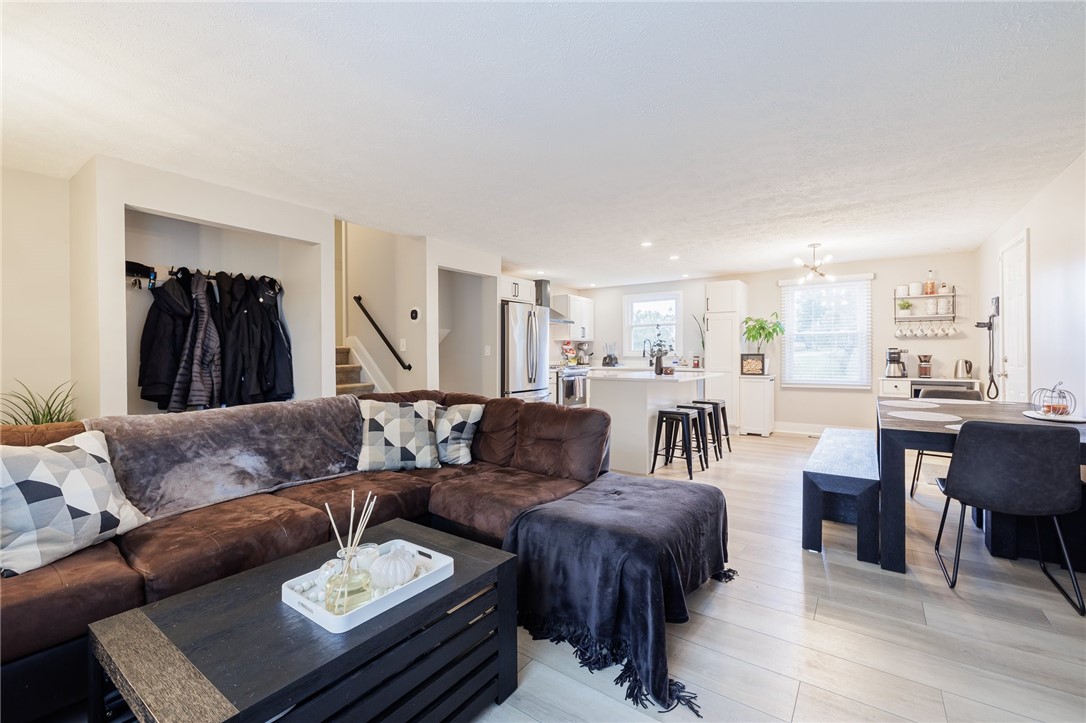 4 Reddick Lane Ogden, NY 14624 - Photo 6 of 37