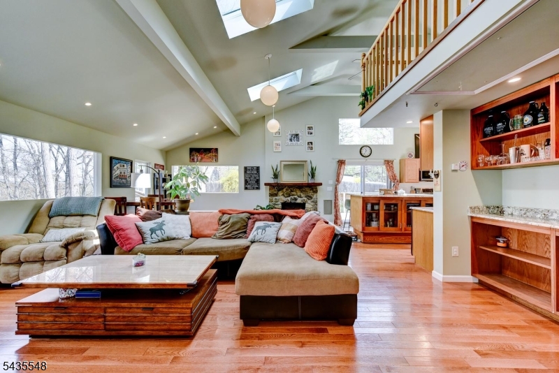 11 Mt Crest Road Oak Ridge, NJ 07438 - Photo 14 of 36