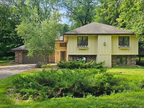 $719,900 | 13701 Wood Lane, Minnetonka, MN 55305