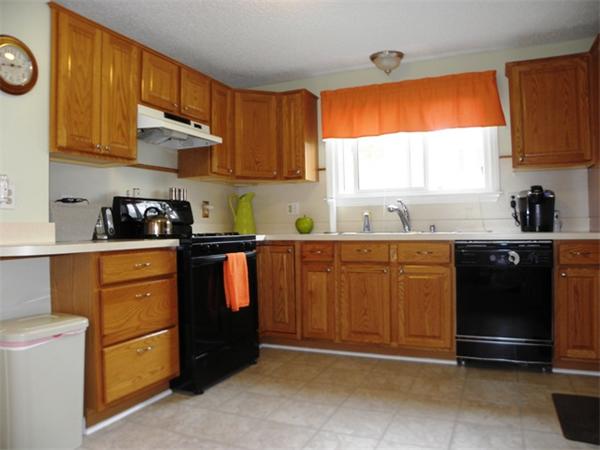 388 Butman Road Lowell, MA 01852 - Photo 2 of 19 Gallery Image 2