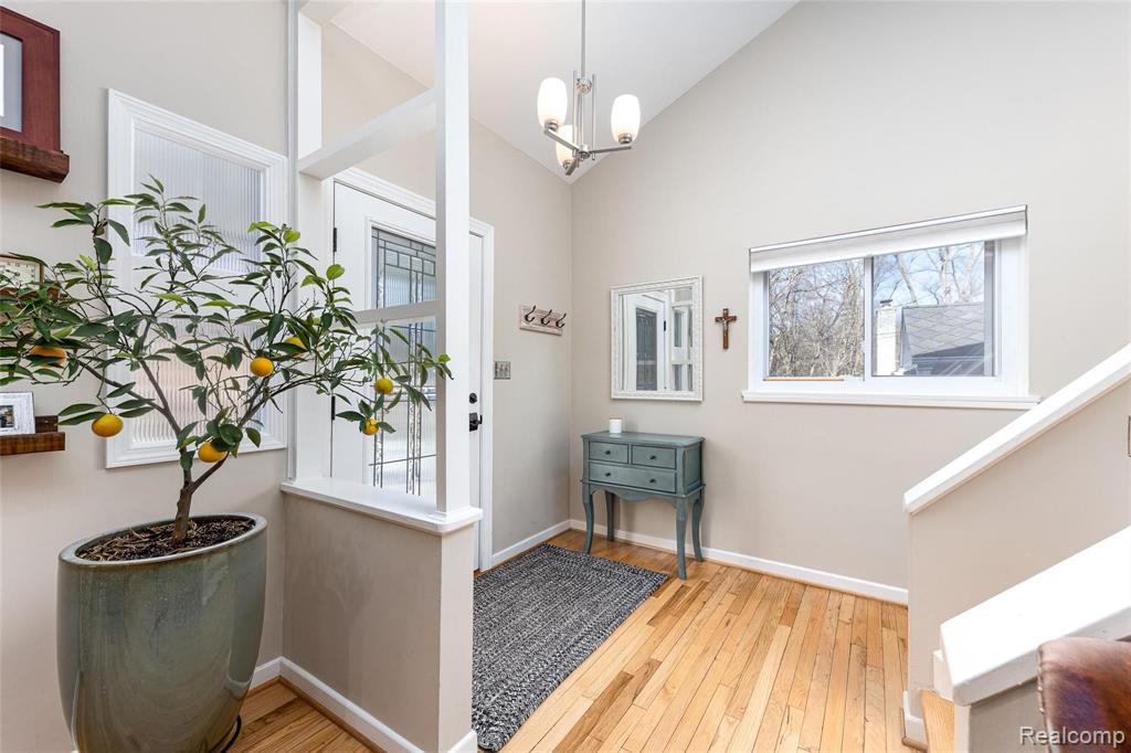 720 Sunset Road Ann Arbor, MI 48103 - Photo 5 of 36