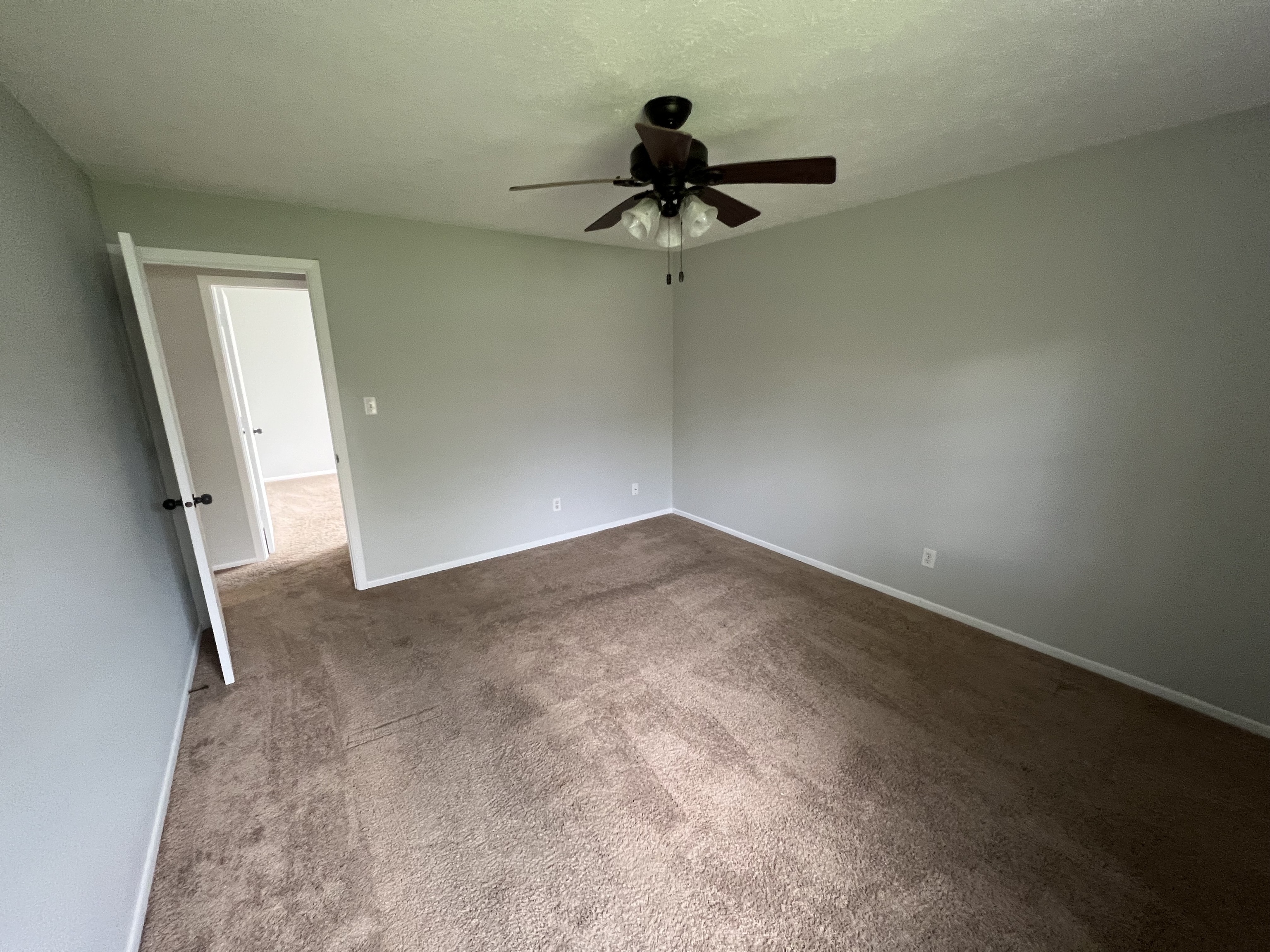 957 West Stop 11 Road Indianapolis, IN 46217 - Photo 21 of 28 Gallery Image 21