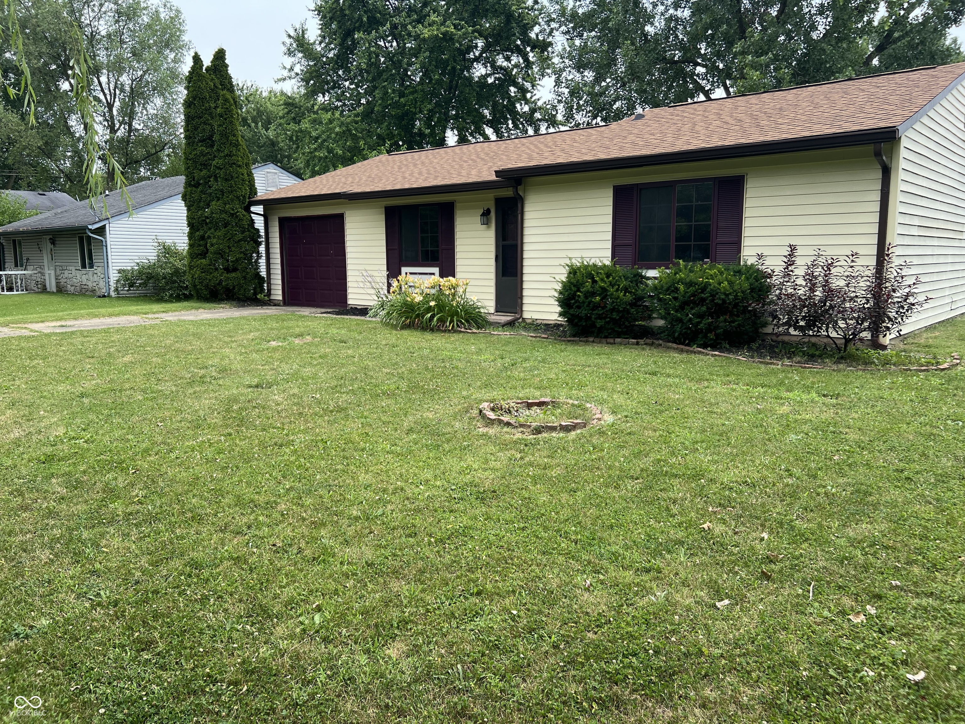 957 West Stop 11 Road Indianapolis, IN 46217 - Photo 27 of 28 Gallery Image 27