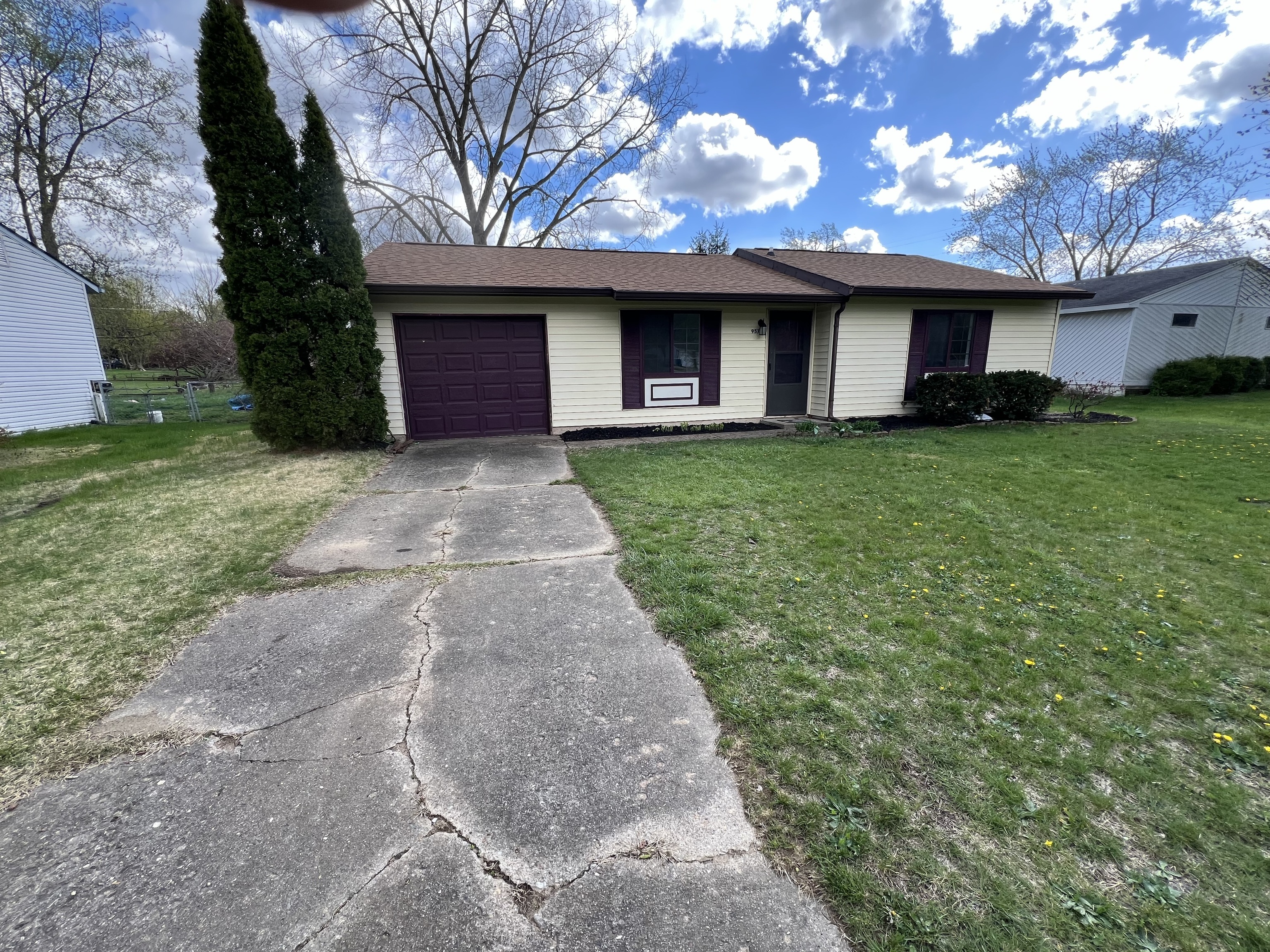 957 West Stop 11 Road Indianapolis, IN 46217 - Photo 5 of 28 Gallery Image 5