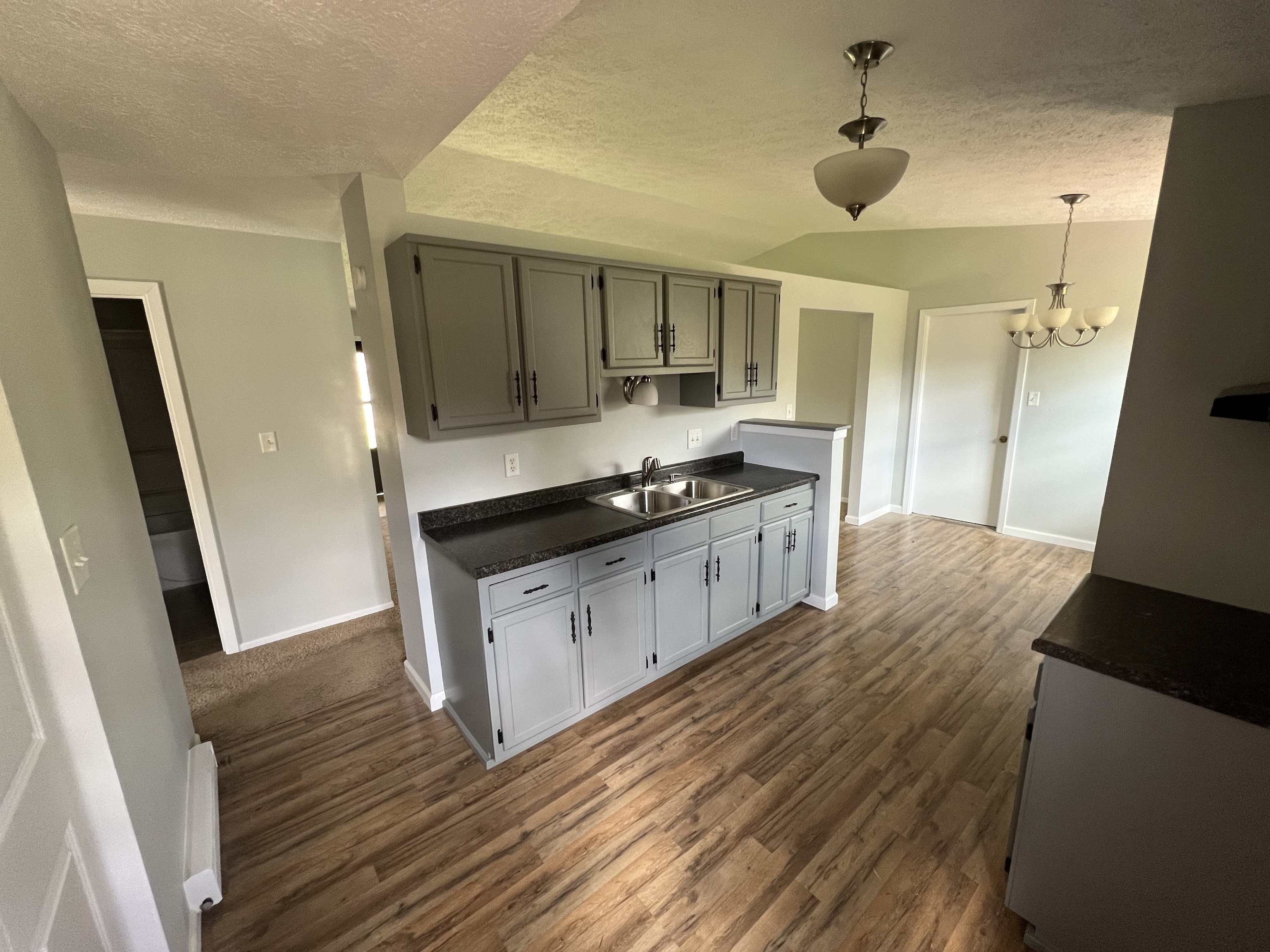 957 West Stop 11 Road Indianapolis, IN 46217 - Photo 9 of 28 Gallery Image 9