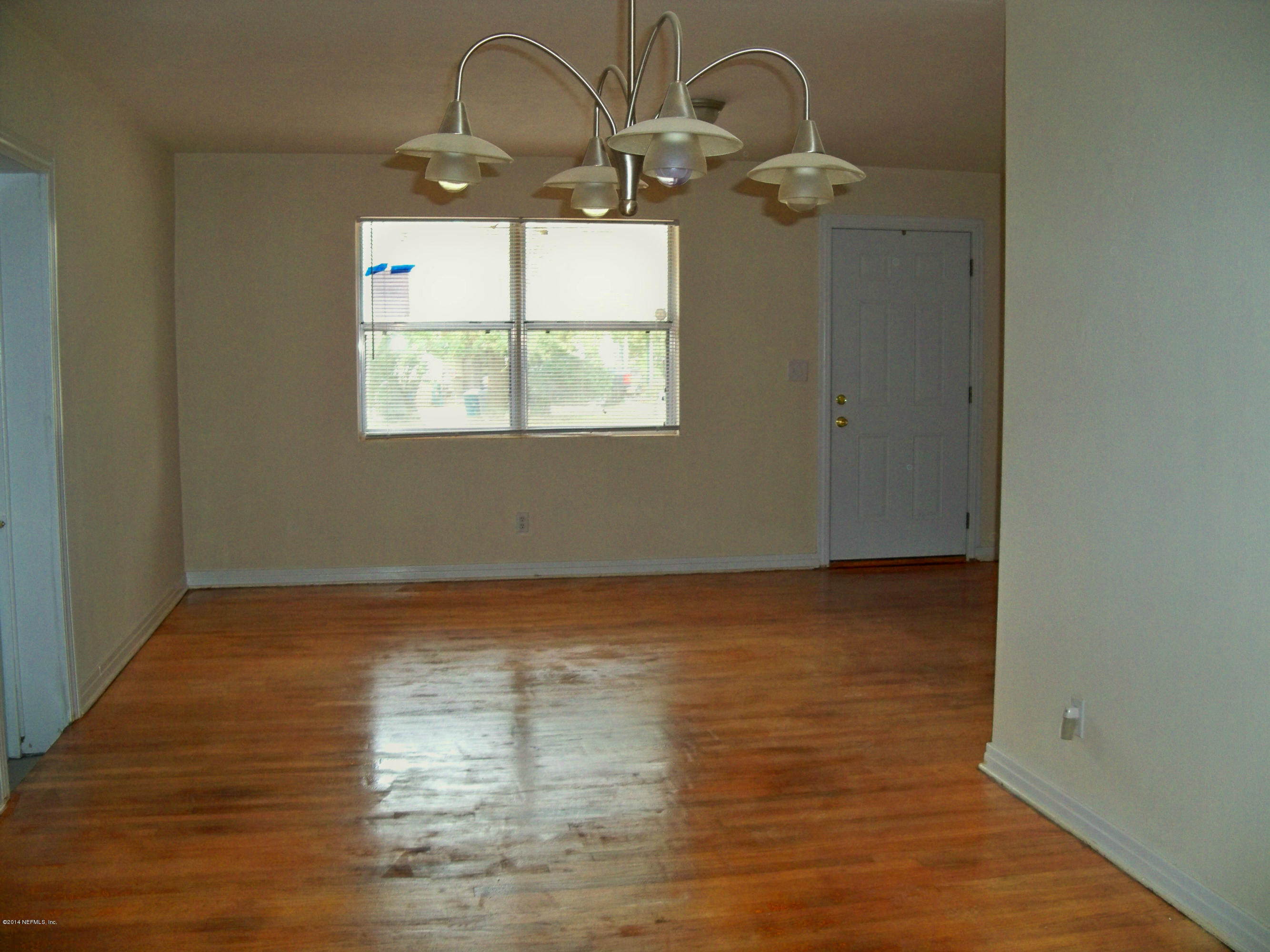 6954 Mayapple Road Jacksonville, FL 32211 - Photo 4 of 12 Mayapple Liv Rm Din Rm