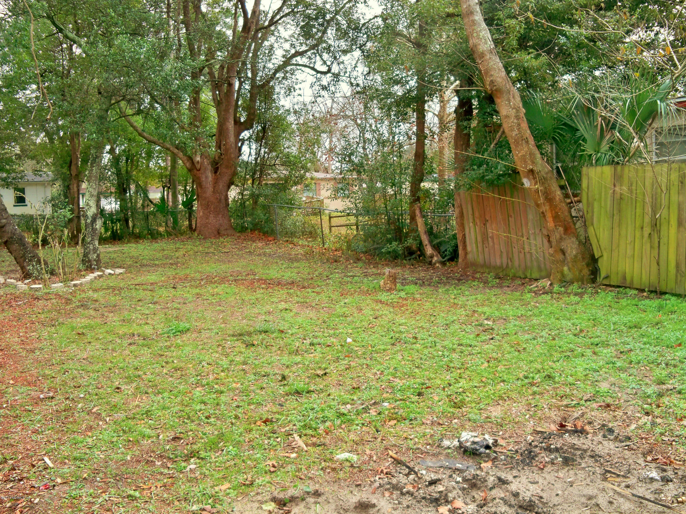 6954 Mayapple Road Jacksonville, FL 32211 - Photo 9 of 12 Mayapple Backyard