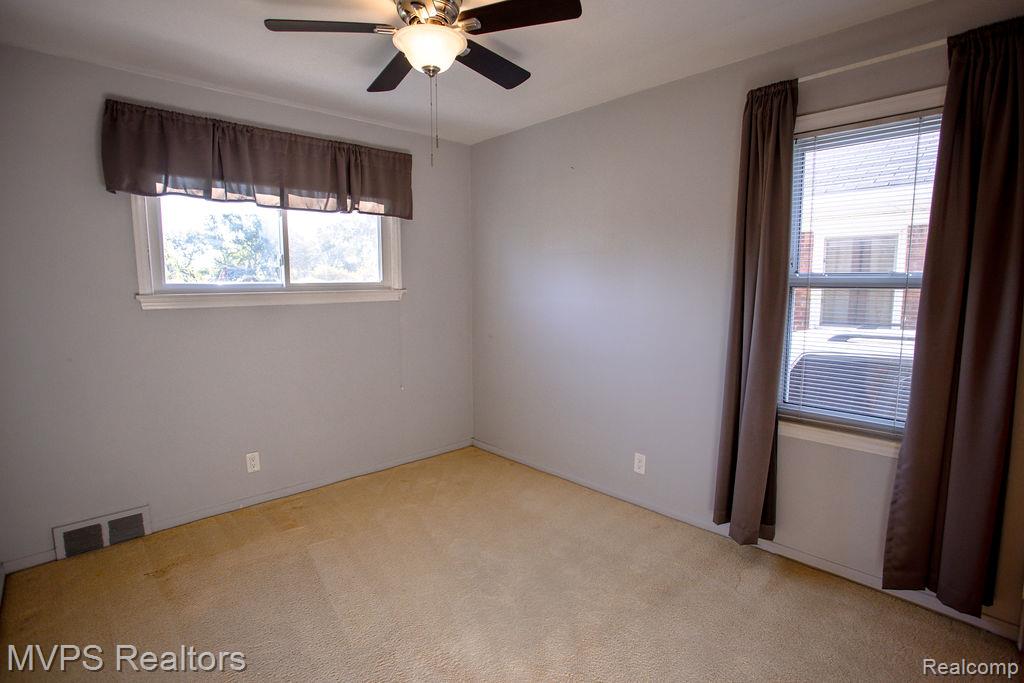 23329 Roxana Avenue Eastpointe, MI 48021 - Photo 9 of 19