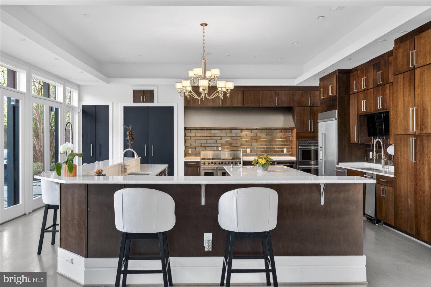 3017 Gates Road Northwest Washington, DC 20008 - Photo 13 of 92 Kitchen bar