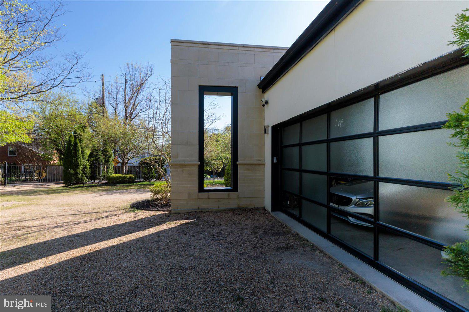 3017 Gates Road Northwest Washington, DC 20008 - Photo 4 of 92 Garage door