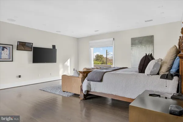 $7,200,000 | 3017 Gates Road Northwest, Washington, DC 20008