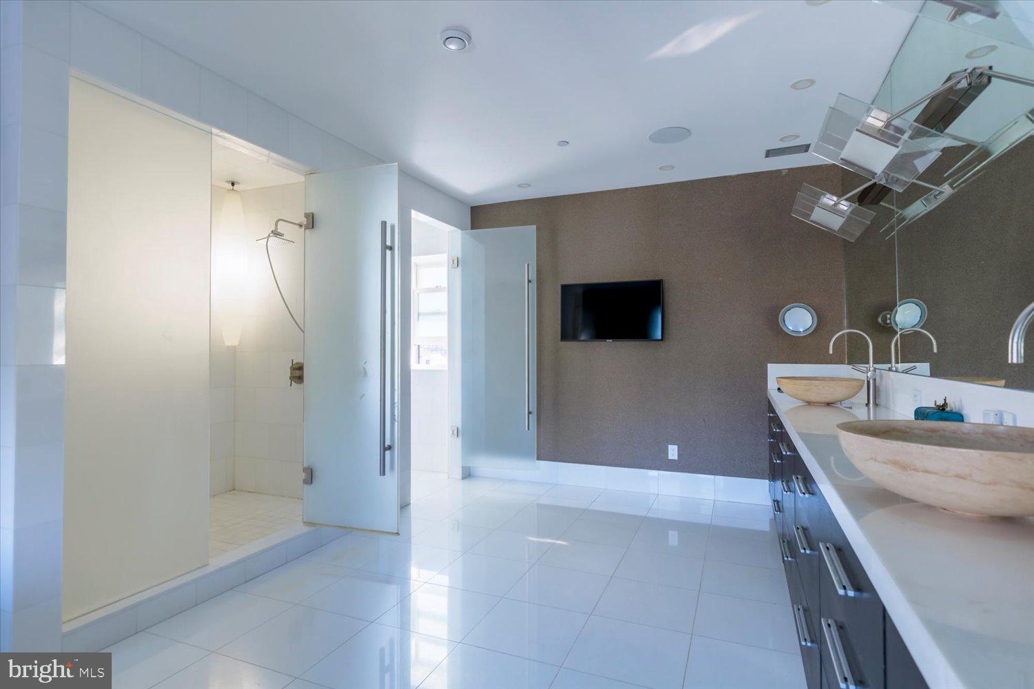 3017 Gates Road Northwest Washington, DC 20008 - Photo 57 of 92