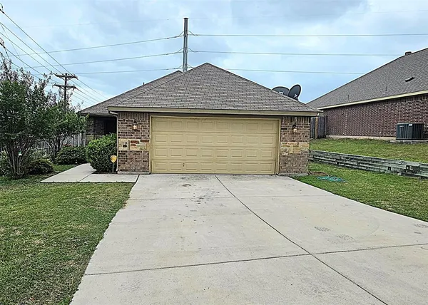 $2,400 | 101 Hummingbird Drive, Weatherford, TX 76085