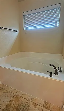 $2,400 | 101 Hummingbird Drive, Weatherford, TX 76085