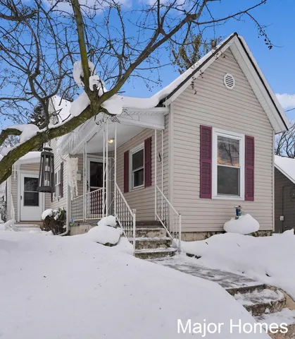 $220,000 | 629 Harlan Avenue Northeast, Grand Rapids, MI 49503