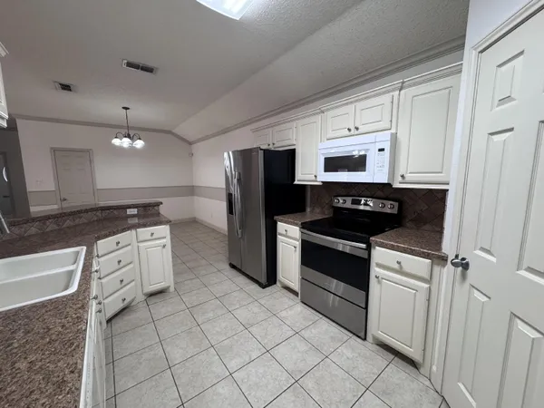 $1,800 | 3518 104th Street, Lubbock, TX 79423