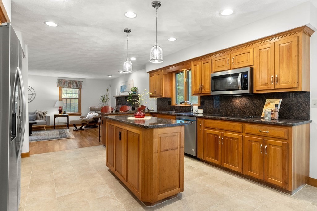 125 Blue Ridge Road North Andover, MA 01845 - Photo 5 of 42 Gallery Image 5