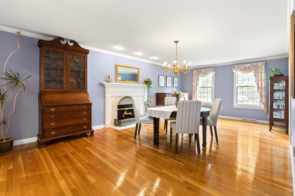 125 Blue Ridge Road North Andover, MA 01845 - Photo 8 of 42 Gallery Image 8