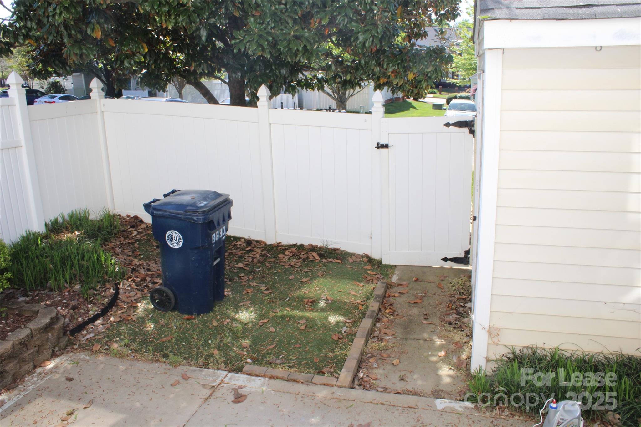 18630 Oakhurst Boulevard Cornelius, NC 28031 - Photo 20 of 20 a view of a outdoor space