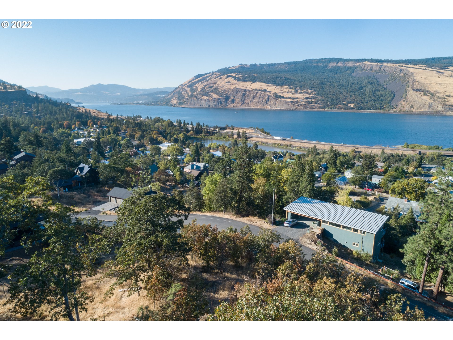 5th Avenue, Unit 3 Mosier, OR 97040 - Photo 2 of 14 Gallery Image 2