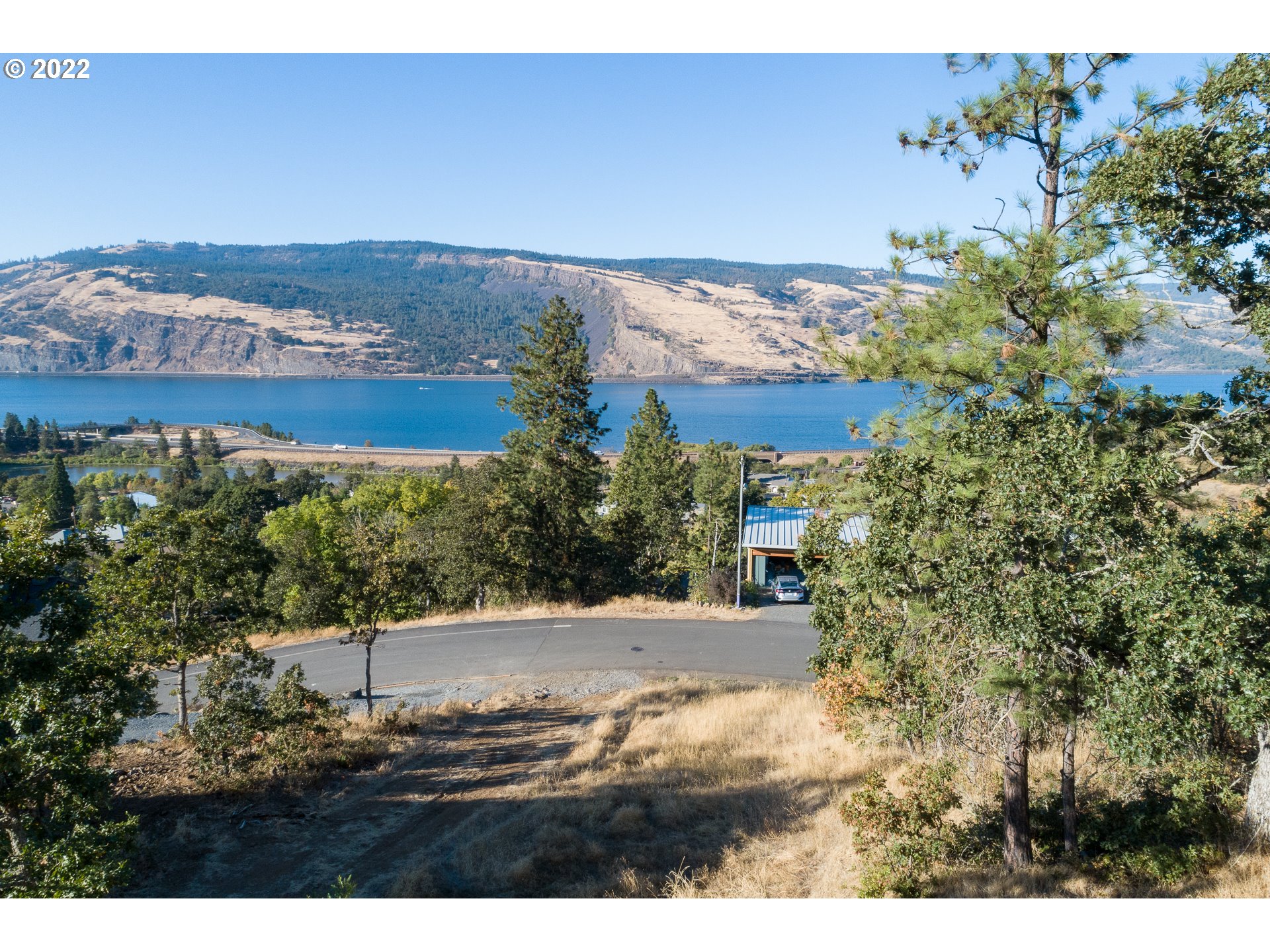 5th Avenue, Unit 3 Mosier, OR 97040 - Photo 3 of 14 Gallery Image 3