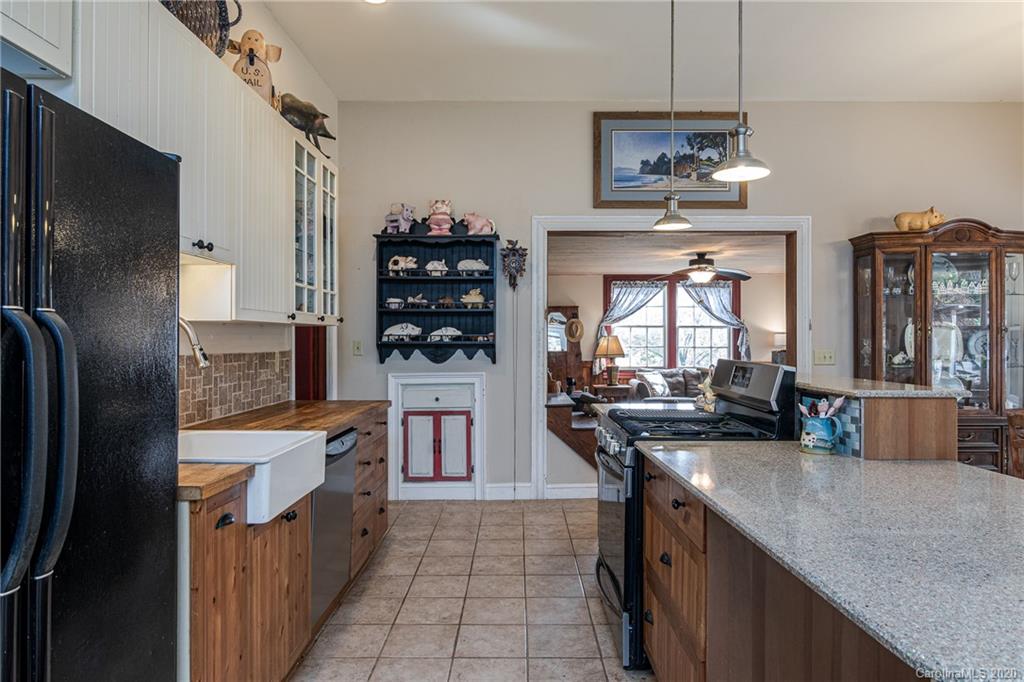 495 Sprinkle Branch Road Marshall, NC 28753 - Photo 12 of 40 Gallery Image 12