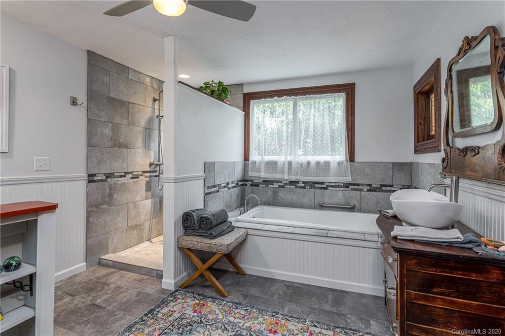 495 Sprinkle Branch Road Marshall, NC 28753 - Photo 21 of 40 Gallery Image 21