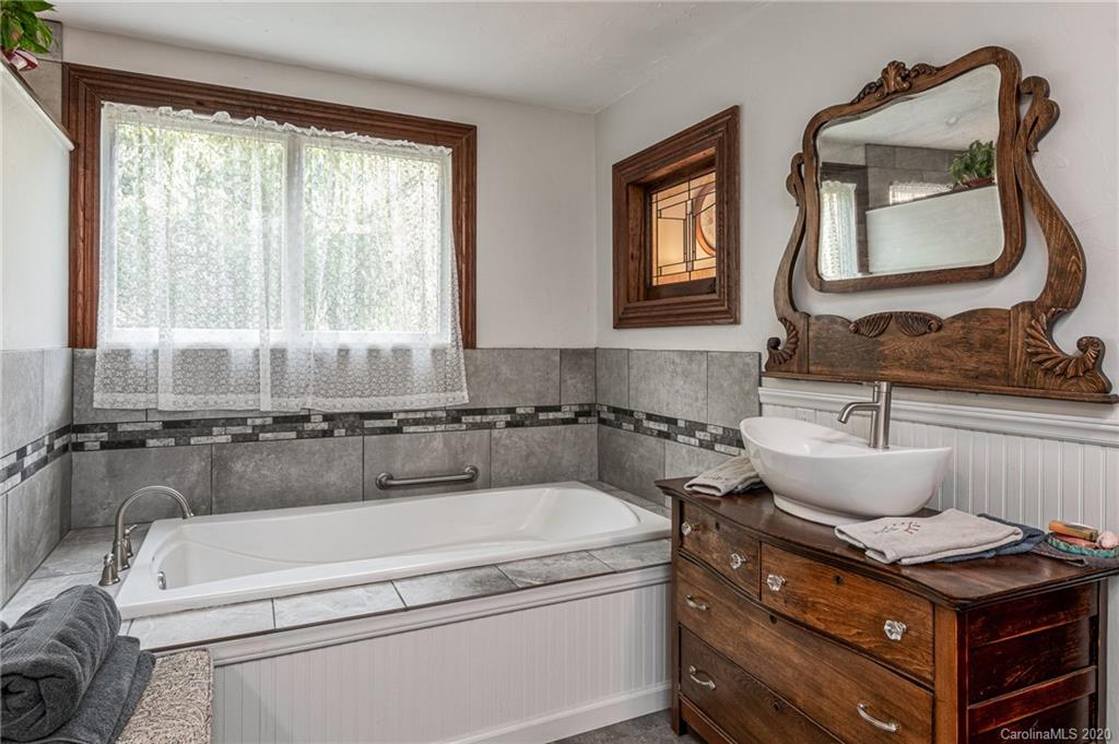 495 Sprinkle Branch Road Marshall, NC 28753 - Photo 22 of 40 Gallery Image 22