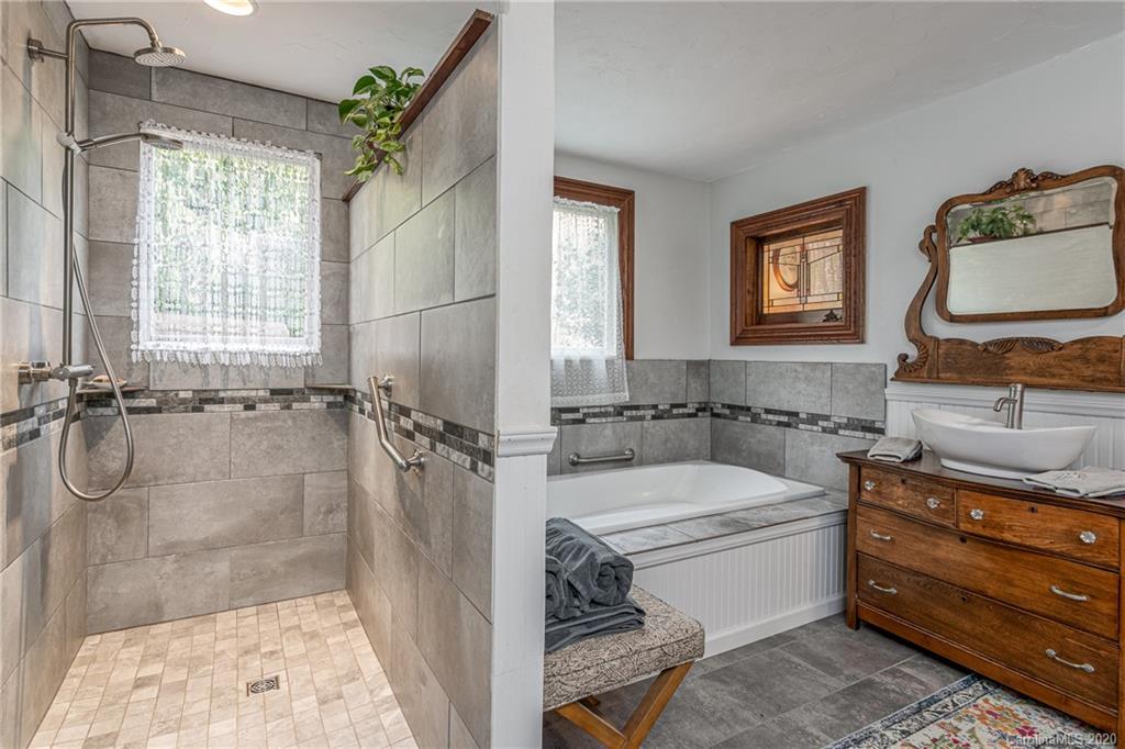 495 Sprinkle Branch Road Marshall, NC 28753 - Photo 23 of 40 Gallery Image 23