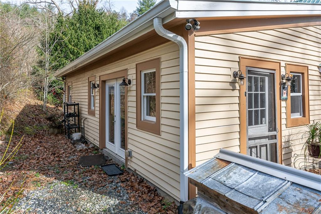 495 Sprinkle Branch Road Marshall, NC 28753 - Photo 35 of 40 Gallery Image 35