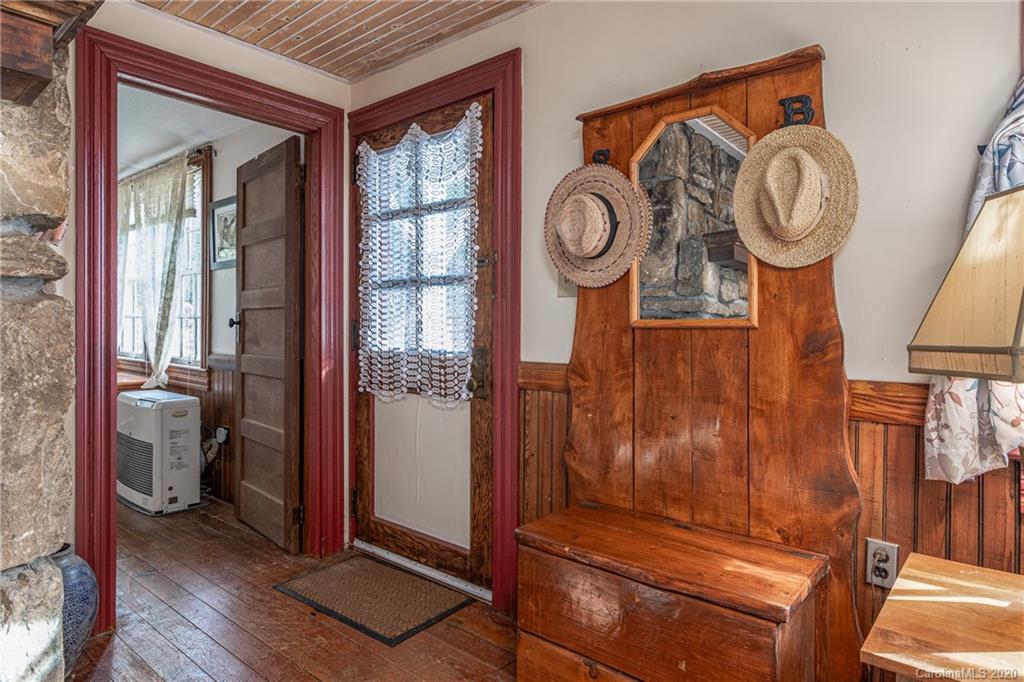 495 Sprinkle Branch Road Marshall, NC 28753 - Photo 5 of 40 Gallery Image 5