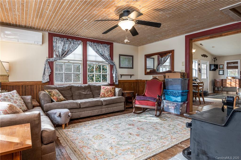 495 Sprinkle Branch Road Marshall, NC 28753 - Photo 6 of 40 Gallery Image 6