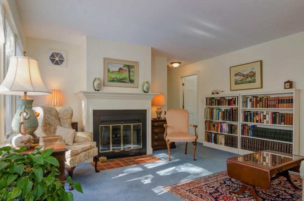 65 Pine Point Road, Unit 13 Scarborough, ME 04074 - Photo 8 of 35 Living Room with gas fireplace.