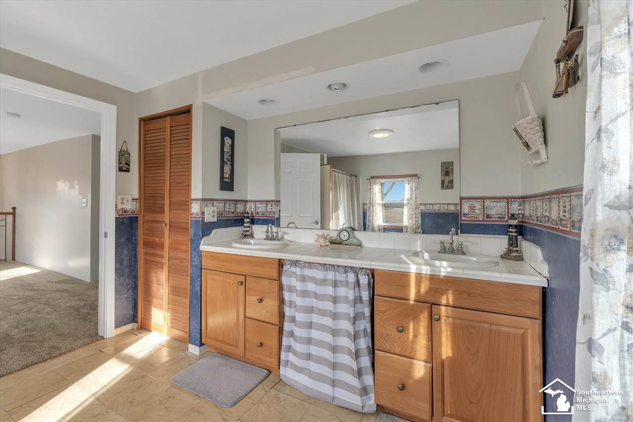9500 West Ridgeville Road Morenci, MI 49256 - Photo 38 of 59 50063140-37.JPG