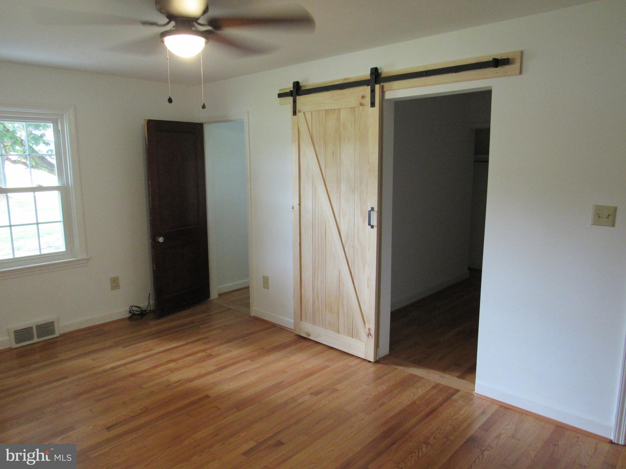 321 Nottingham Road Hagerstown, MD 21740 - Photo 13 of 33 Master Bedroom Walk-In