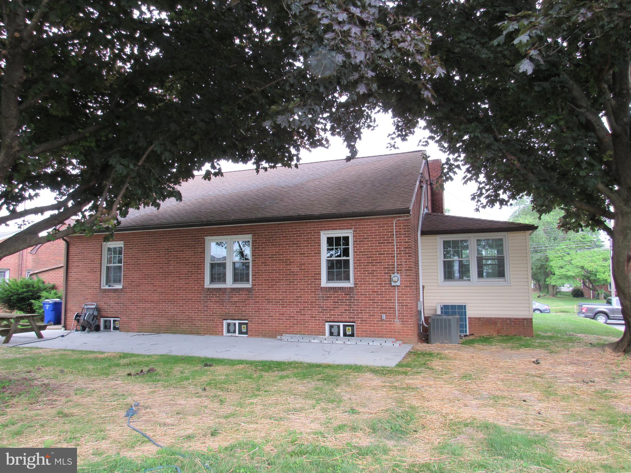 321 Nottingham Road Hagerstown, MD 21740 - Photo 4 of 33 New Patio Added