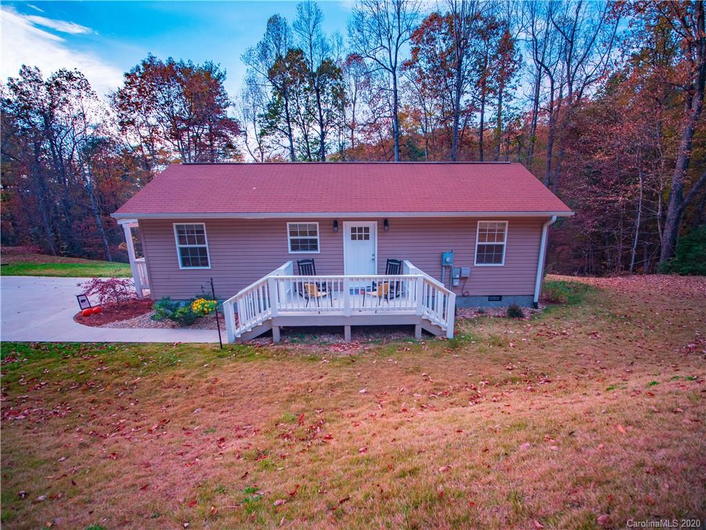 54 Thad Johnson Road, Unit 4 Saluda, NC 28773 - Photo 3 of 16 Gallery Image 3