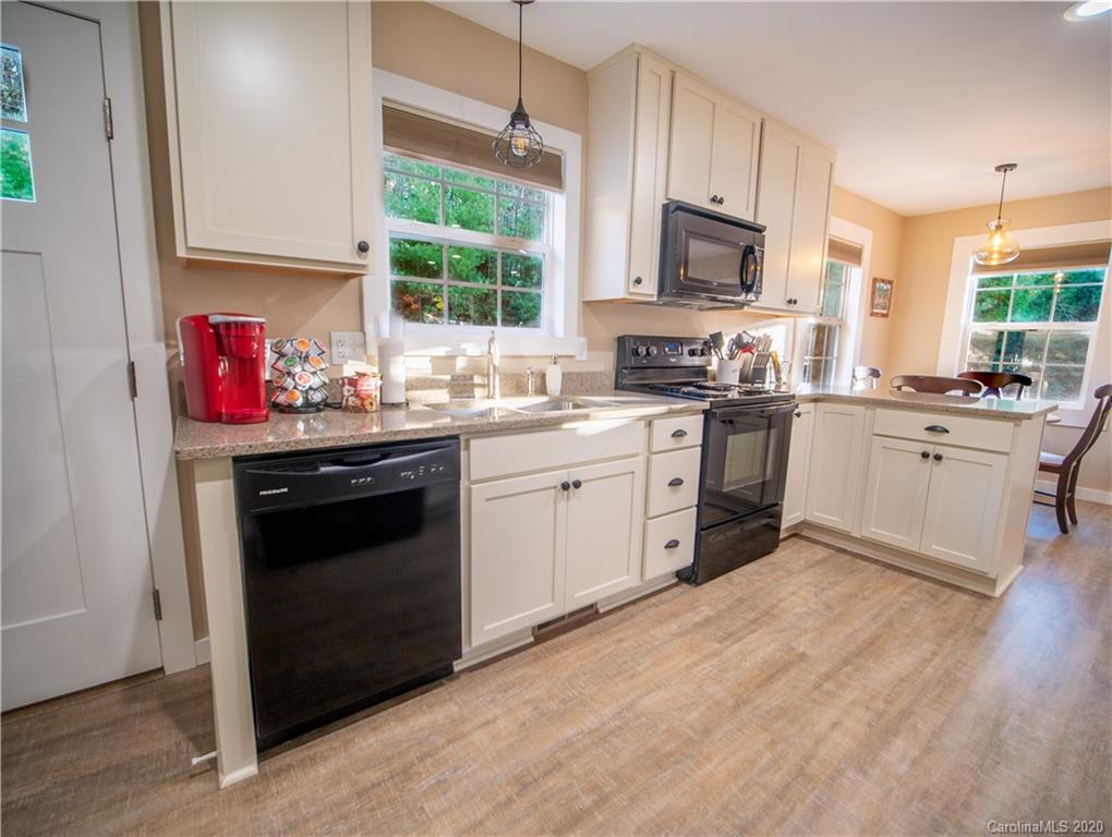 54 Thad Johnson Road, Unit 4 Saluda, NC 28773 - Photo 8 of 16 Gallery Image 8