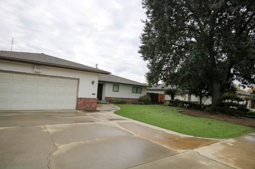 1634 South Hope Avenue Reedley, CA 93654 - Photo 3 of 31 Gallery Image 3
