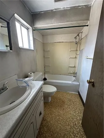 $70,000 | 623 Fallowfield Avenue, Charleroi, PA 15022