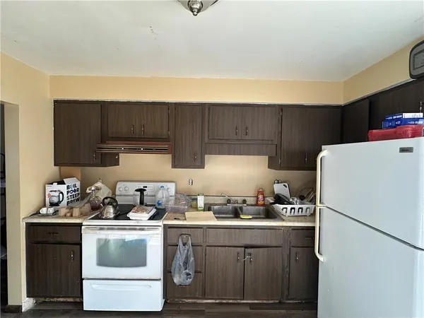 $70,000 | 623 Fallowfield Avenue, Charleroi, PA 15022