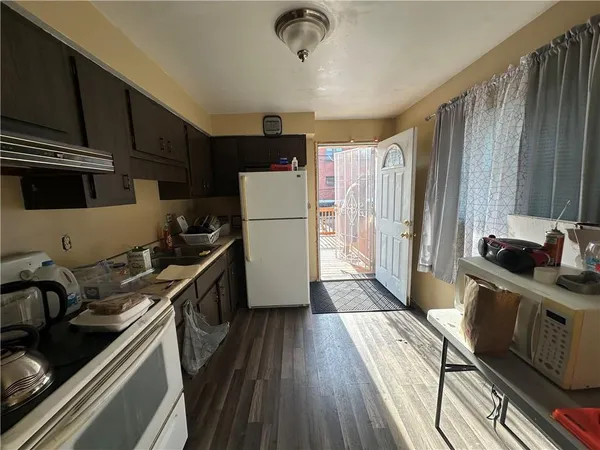 $70,000 | 623 Fallowfield Avenue, Charleroi, PA 15022